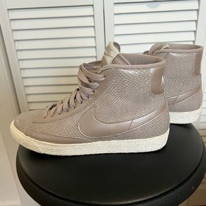 Nike Mid Top Leather 6.5 Special Edition